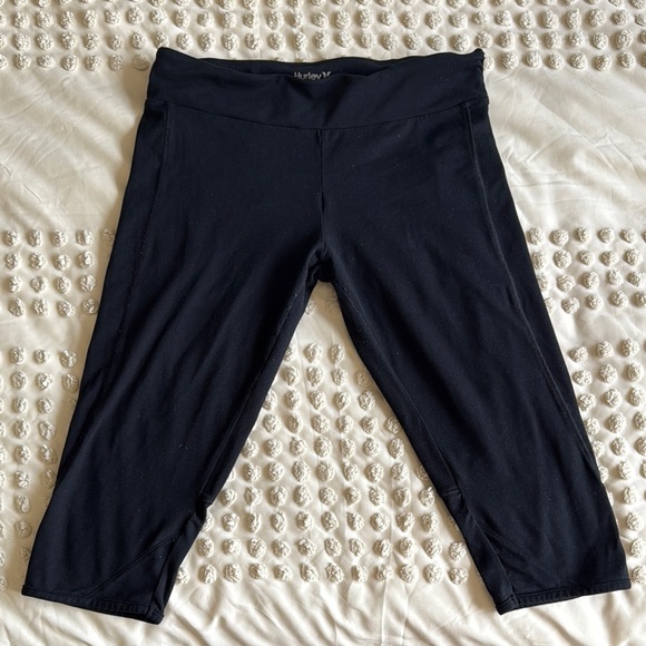 Hurley Nike Dri-Fit Yoga/Workout 3/4 length Leggings | Size: M - Picture 1 of 2